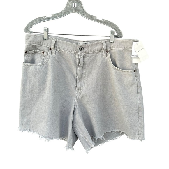 NWT Abercrombie & Fitch High Rise The Loose Jean Shorts - Size 33 - Light Gray - Picture 9 of 13